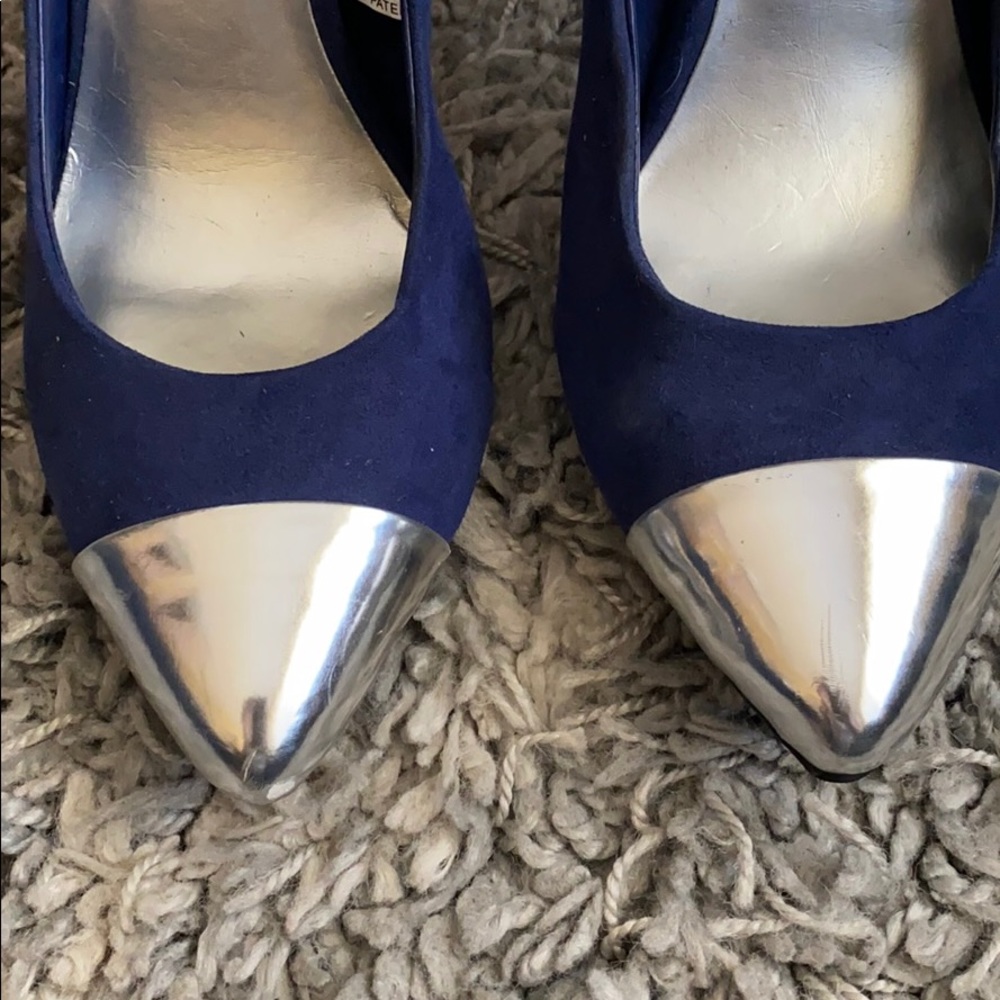 Mossimo Silver Point Pumps - Picture 5 of 11